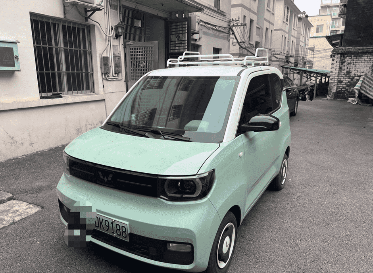 Xevaban.com ở 214 Giải Phóng là đơn vị chuyên cung cấp phụ kiện oto, đồ chơi oto, đồ chơi wuling, phụ kiện wuling, xevaban, 214 giải phóng, giá nóc wuling mini, giá nóc kèm thang wuling mini, thang hông wuling mini.